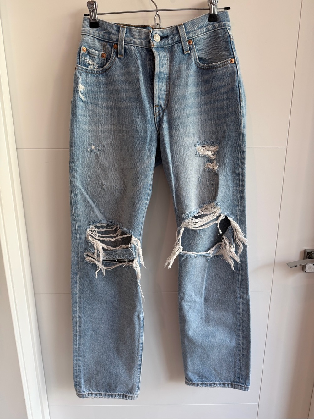 Levi’s 501 Distressed Mid to High Rise
